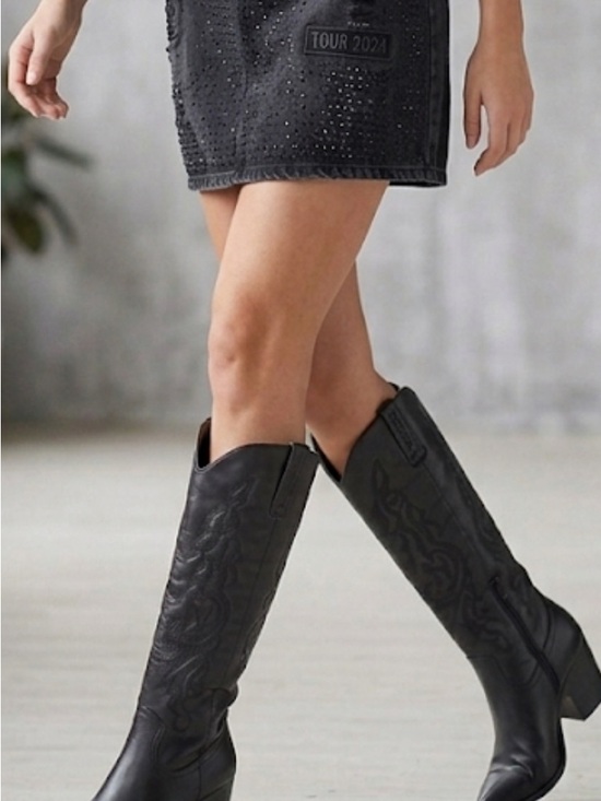 Lulus Shoes - Lulus Black Western Knee-High Embroidered Cowgirl Boots Festival Concert Size 10
